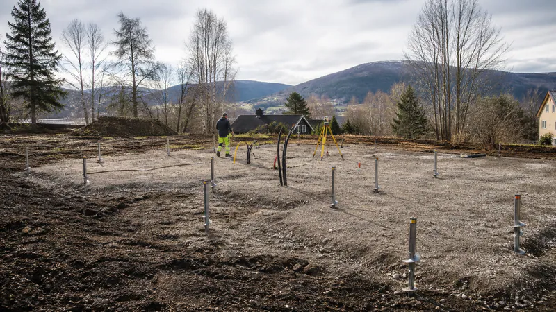 Foundation for Modular Home: Foundation Types — QHOME technology guide Foundation for Modular Home: Foundation Types — editorial planning scene
